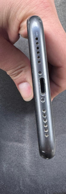 iPhone 11 iPhone 11 128gb/Dual sim. Face Id, ekran sensoru ve butun