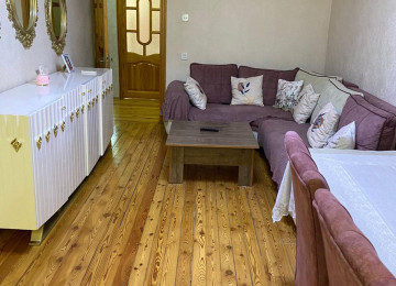 Xətai rayonu Şıxlinski küçəsi Neapol dairəsinin yanında