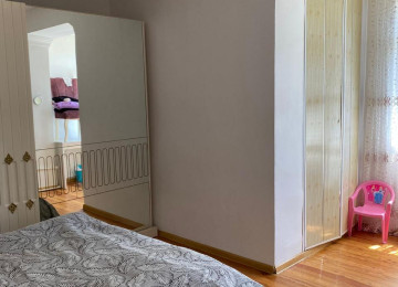 Xətai rayonu Şıxlinski küçəsi Neapol dairəsinin yanında