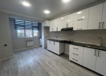 Xətai rayonu Əhmədli metrosu Neapol dairəsi yaxınlığında 9