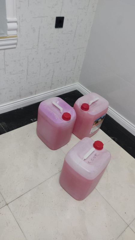 Kombi üçün antifriz satılır Kombi, radiator və isti döşəmə ücün antifriz satılır. 3