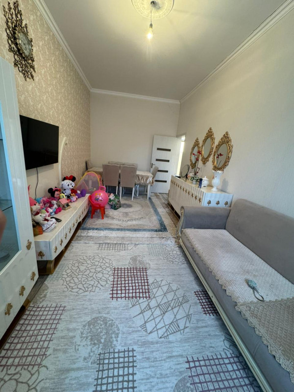 Təcili həyət evi satılır Təcili kupçalı şəraitli, içi tam dolu əşyalarıyla birlikdə