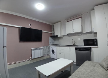 TƏCİLİ SATILIR!!! Xırdalan, seheri (Apartman).Mənzil bütün