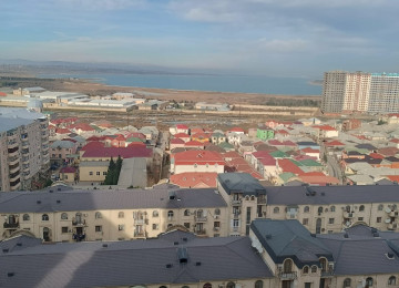 Mənzil AAAF parkda 17/13 mərtəbəsində yerləsir yeni