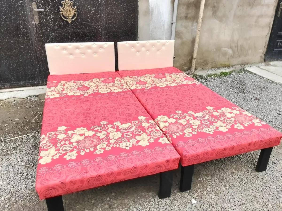 Çarpayı Hazırları var Çatdırılma var Kravat 60 manat Taxt 110 manat