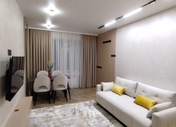 Əhmədlidə super təmirli əşyalı 3 otaq mənil satılır 65 kv.m Xətai rayonu Əhməli mst 3-4-dəqiqəlik ayaqla məsafədə Bakı