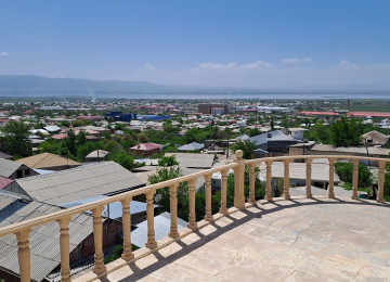 Naxçıvan şəhərin tam mərkəzində əla təmirli 4 otaqlı evi