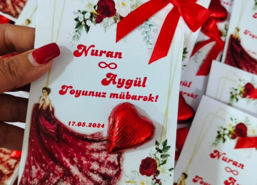 Her zovqe uygun xina konfetleri bizde.Istenilen dizaynda ve