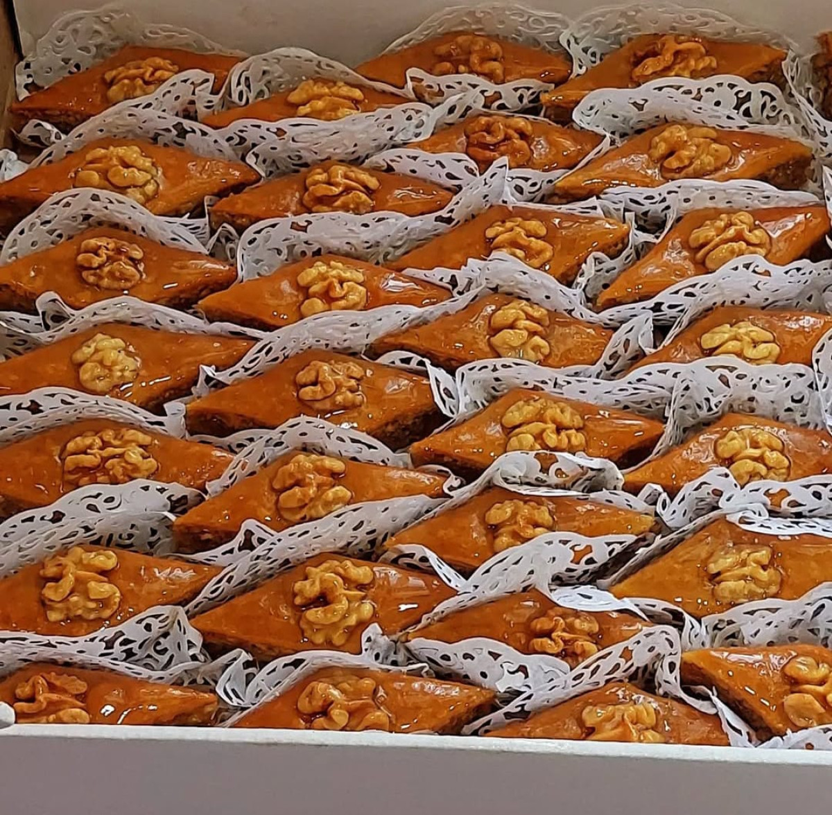 Paxlava;Milli sirniyyatlarimiz paxlava,sekerbura,badambura