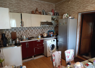 Salam. Əhmədli metrosuna piyada 3 dəqiqəlik yolda, düz ana