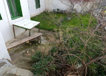 Salam. Əhmədli metrosuna piyada 3 dəqiqəlik yolda, düz ana