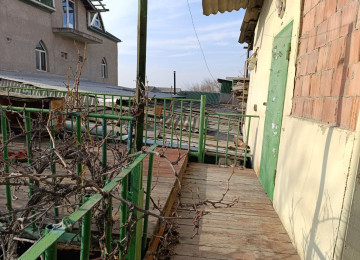 Salam. Əhmədli metrosuna piyada 3 dəqiqəlik yolda, düz ana