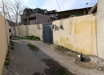 Salam. Əhmədli metrosuna piyada 3 dəqiqəlik yolda, düz ana