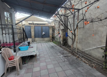 Xlrdalada 2 otaq heyet evi satllr heyetide var senet kupca