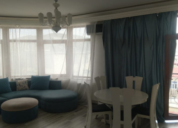 Mənzil 3 otaqli bütün əşyalarla təmin olunub. Rahat yaşayış