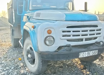 Zil markalı yük maşını satılır Sahibindən zil markalı yük maşını satılır. Heç bir prablemi