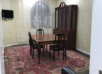 Xırdalan şəhəri AAF park.Beş mərtəbə evin beşinci