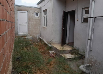 Ceyran batan qesebesi 3 otaq heyet evi satllr 70kv senet