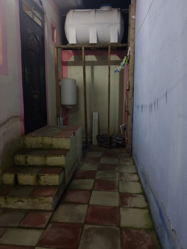 Əmlak əşyalı satılır. Görünən bütün əşyalar qalır