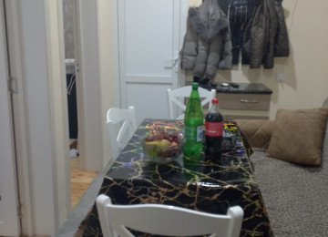 Əmlak əşyalı satılır. Görünən bütün əşyalar qalır