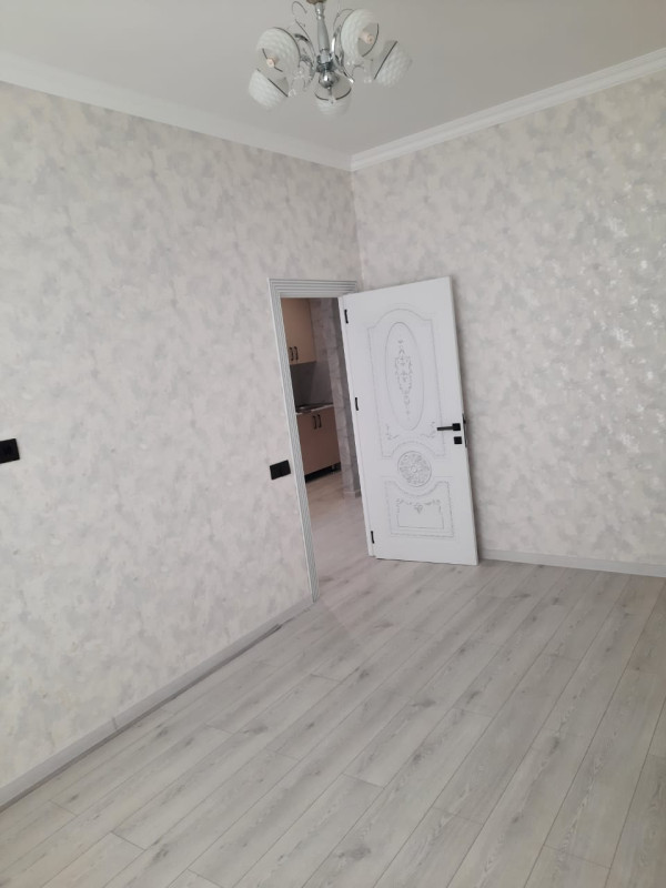 2 otaq bos kiraye verlir ev Xırdalan şəhərində at heykəlinin yaxınlıqında yerləşir.