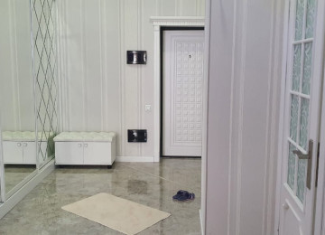 Qurtqaşinli kücəsində olan Nəriman Nərimanov heykəlinin