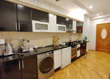 ƏŞYALI!!! Xətai rayonu Həzi Aslanov metrosununa 2