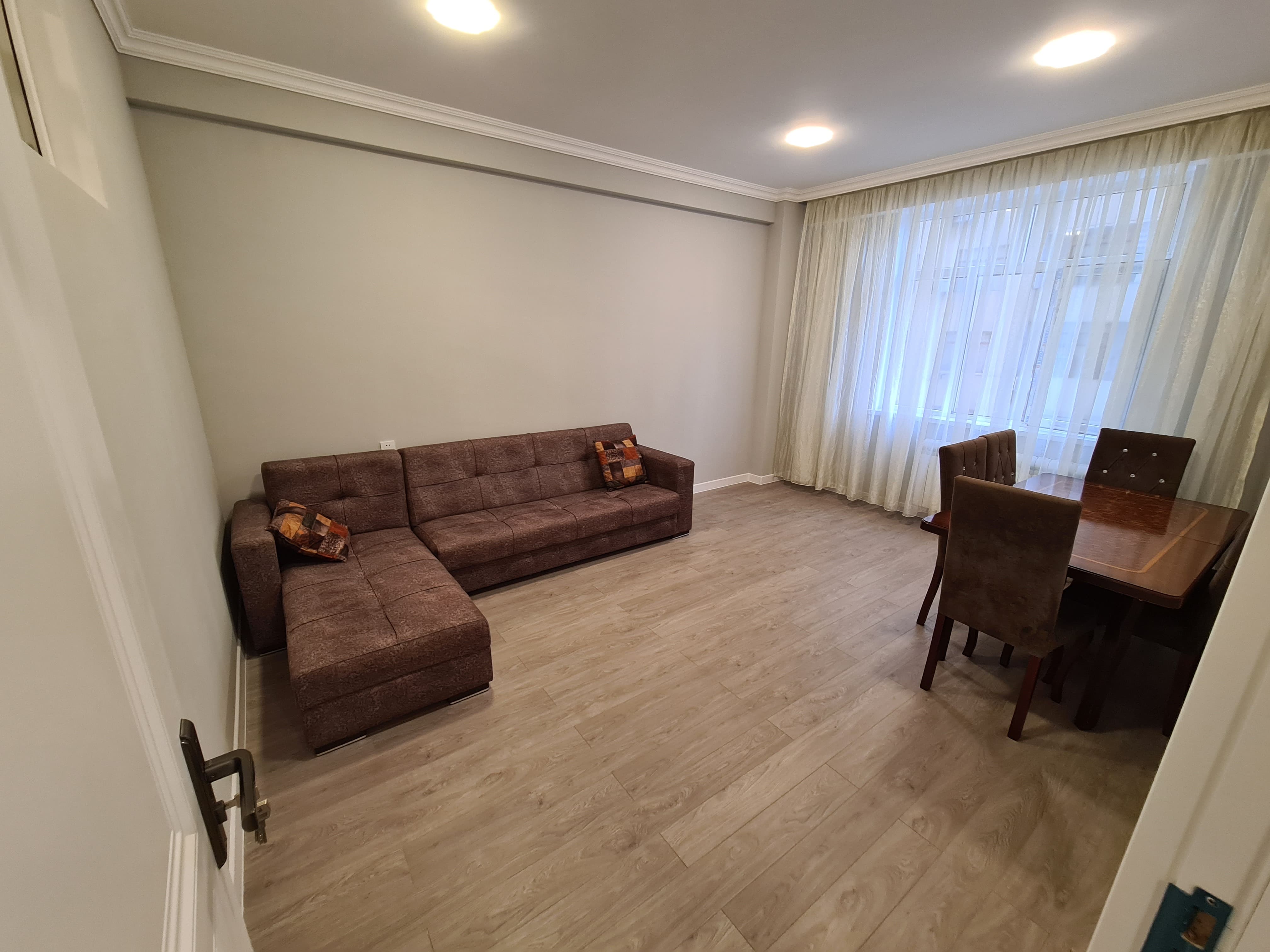 Xlrdalada Merkezde 2 otaq radnoy hersarayetnen 60kv 450 azn