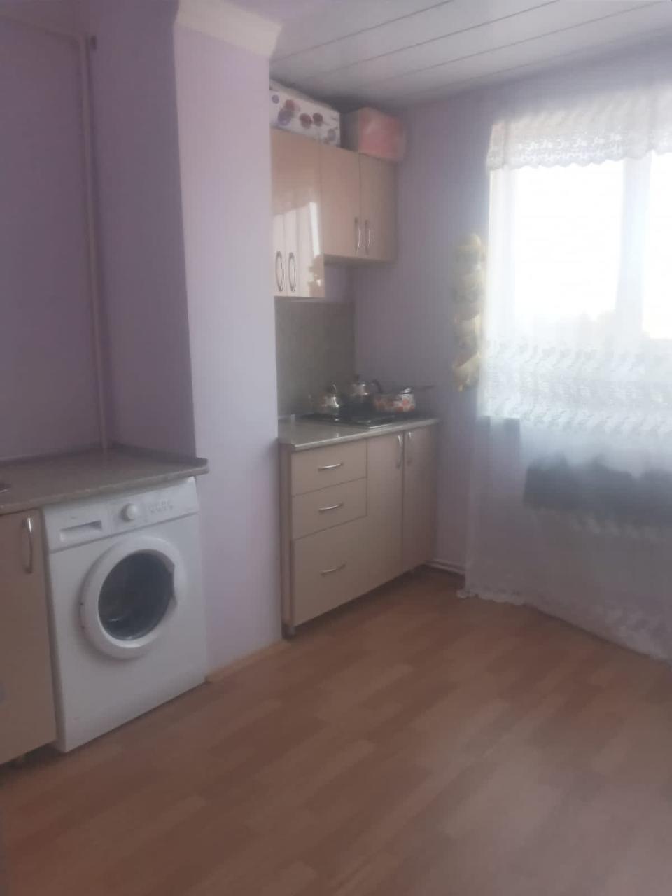 Xlrdalan yaxlqda Kohne bazar ve 2 nomreli mekteb 1 otaq