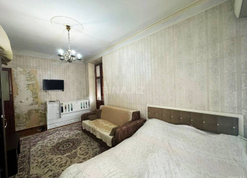 Qara Qarayev metrosunun çıxışında 2 otaqlıdan 3 otaqlıya