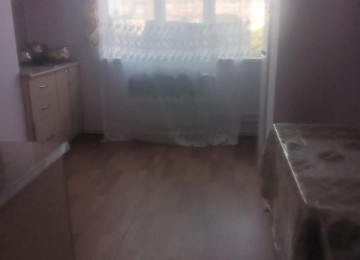 Xlrdalan yaxlqda Kohne bazar ve 2 nomreli mekteb 1 otaq