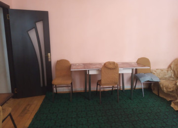 Xırdalan şəhəri, Poçtun və 1-saylı məktəbin yanında 2 otağa