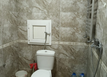 Xırdalan şəhəri, Poçtun və 1-saylı məktəbin yanında 2 otağa