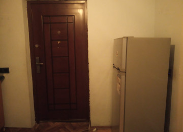 Xırdalan şəhəri, Poçtun və 1-saylı məktəbin yanında 2 otağa