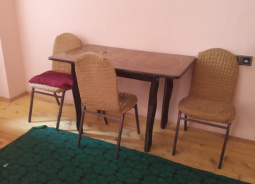 Xırdalan şəhəri, Poçtun və 1-saylı məktəbin yanında 2 otağa