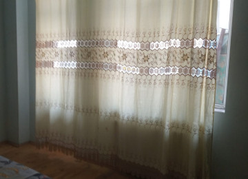 Xırdalan şəhəri, Poçtun və 1-saylı məktəbin yanında 2 otağa