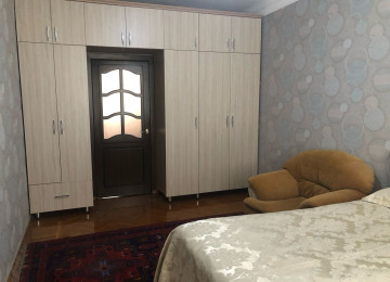 Gənclik metrosuna 3-4 dəqiqəlik məsafədə köhnə-tikili 4