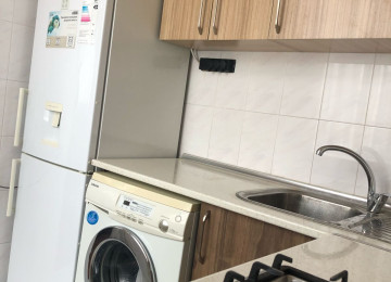 Gənclik metrosuna 3-4 dəqiqəlik məsafədə köhnə-tikili 4