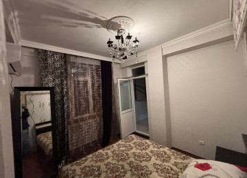 Mənzil Abşron gənclər şəhərciyində yerləşir. Kombi sistemi,