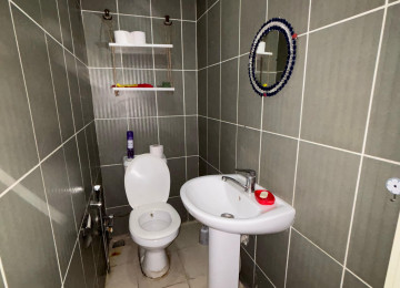 Mənzil Abşron gənclər şəhərciyində yerləşir. Kombi sistemi,