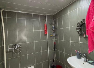 Mənzil Abşron gənclər şəhərciyində yerləşir. Kombi sistemi,