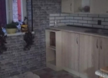 Xlrdalada 119 yolu 4 otaq heyet evi satllr 1.5 sot 100 kv 2