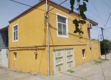 Xlrdalada 119 yolu 4 otaq heyet evi satllr 1.5 sot 100 kv 2