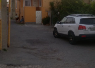 Xlrdalada 119 yolu 4 otaq heyet evi satllr 1.5 sot 100 kv 2