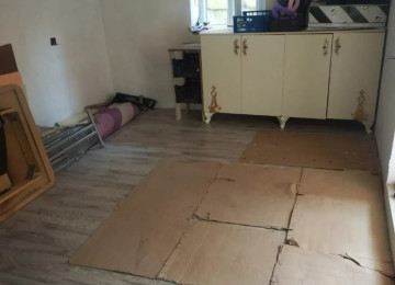 Xlrdalada 119 yolu 4 otaq heyet evi satllr 1.5 sot 100 kv 2