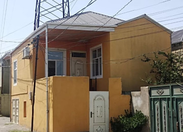 Xlrdalada 119 yolu 4 otaq heyet evi satllr 1.5 sot 100 kv 2