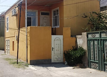 Xlrdalada 119 yolu 4 otaq heyet evi satllr 1.5 sot 100 kv 2