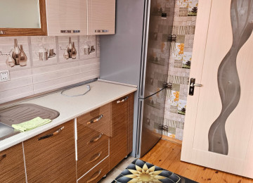 Xlrdalada 7 nomreli mektebin yaxlql 3 otaq heyet evi