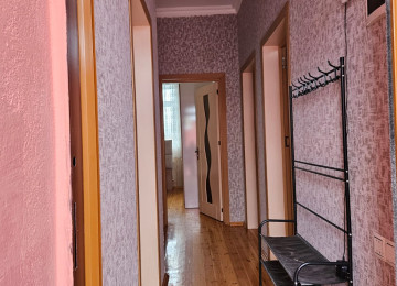 Xlrdalada 7 nomreli mektebin yaxlql 3 otaq heyet evi