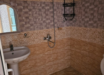 Xlrdalada 7 nomreli mektebin yaxlql 3 otaq heyet evi